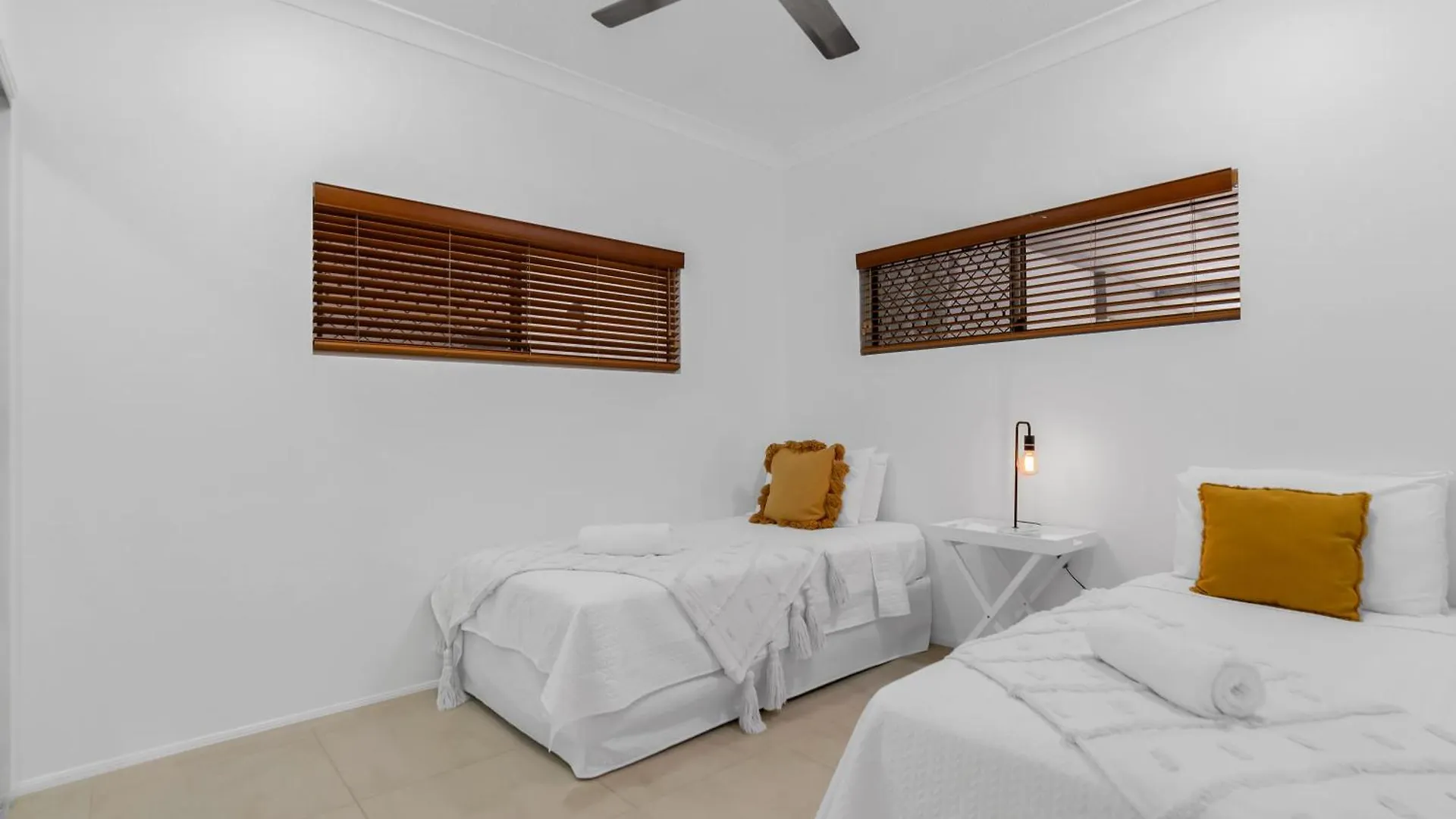 Апартаменты 'Eclipse' A Poolside Family Escape In The Cbd Кэрнс